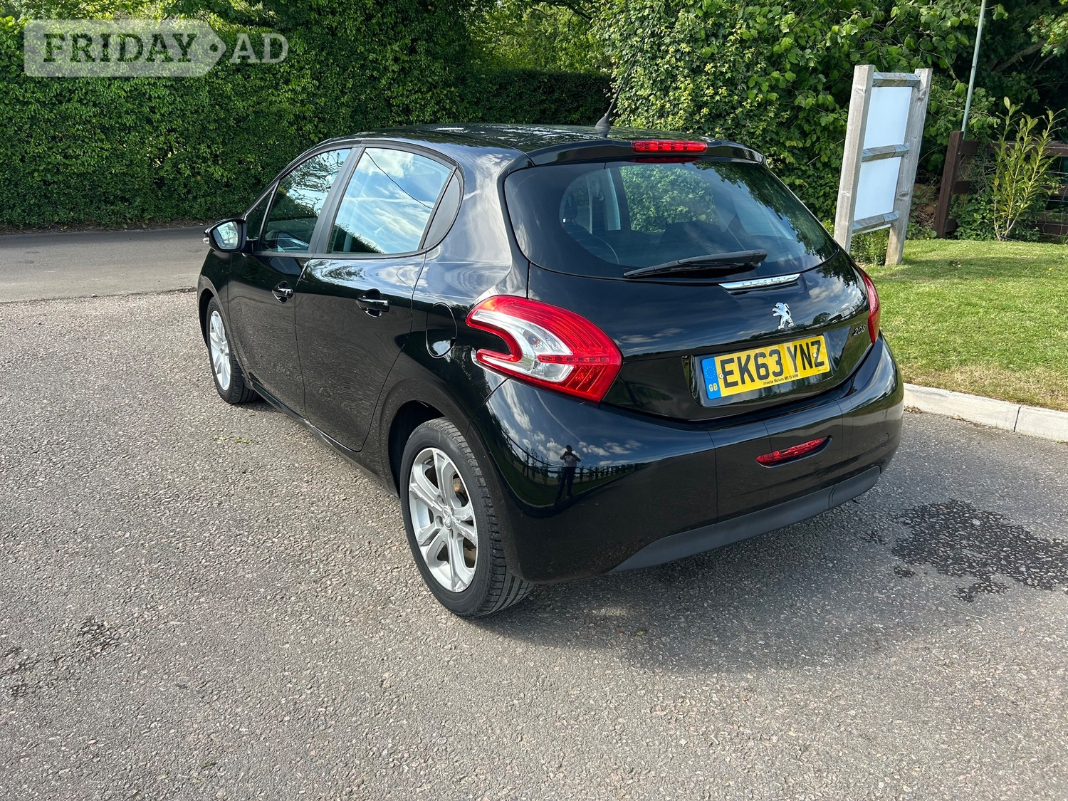 [ berth ]Peugeot 208