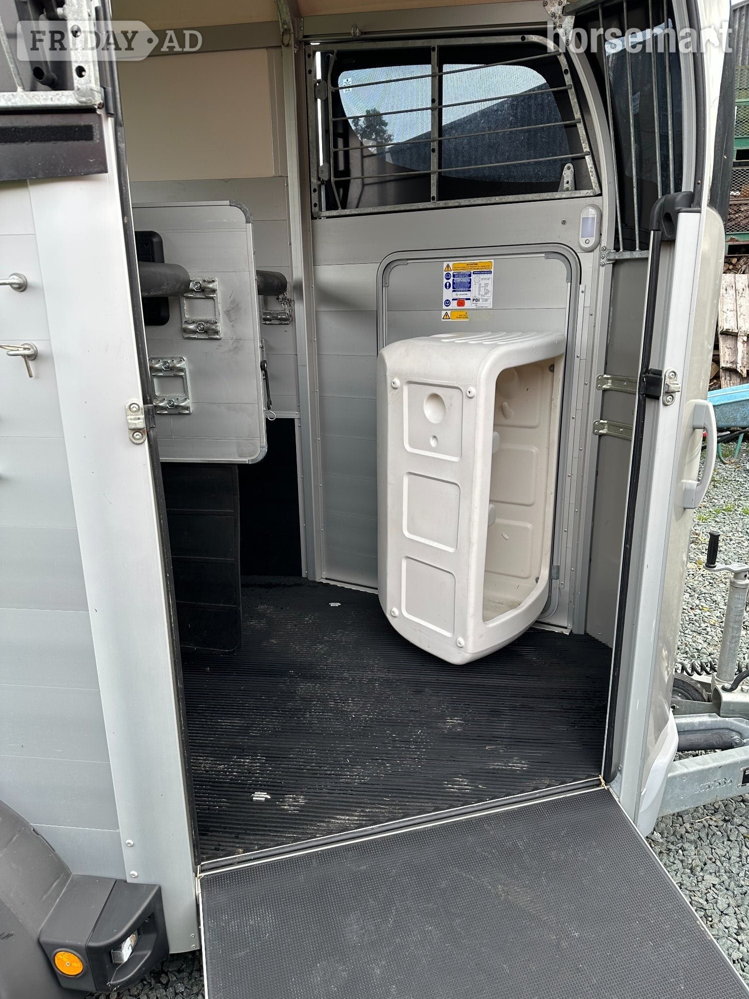 [ berth ]IFOR WILLIAMS HBX506 SILVER HORSEBOX TRAILER 2022 