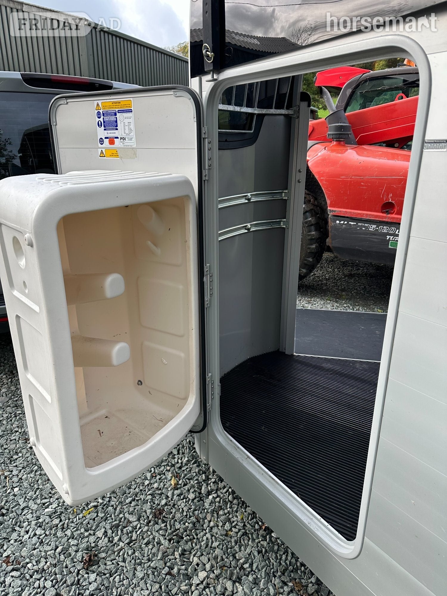 Ifor Williams IFOR WILLIAMS HBX506 SILVER HORSEBOX TRAILER 2022  Horse Trailer - Trailers & Horseboxes