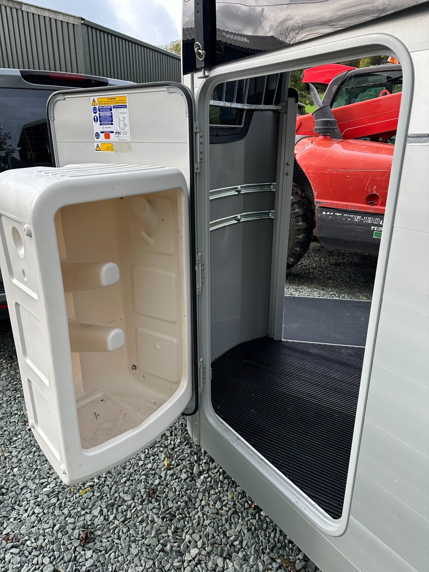 IFOR WILLIAMS HBX506 SILVER HORSEBOX TRAILER 2022 IFOR WILLIAMS HBX506 SILVER HORSEBOX TRAILER 2022  Horse Trailer - Trailers & Horseboxes