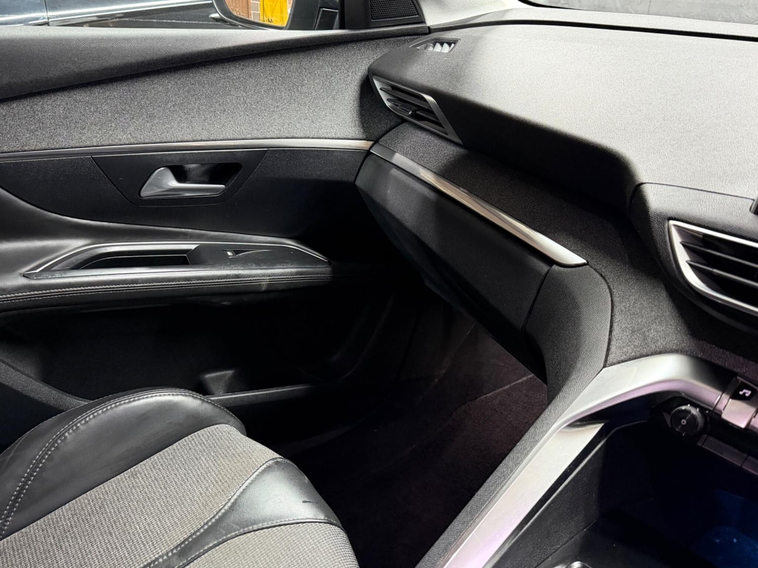 Peugeot 3008 2017 - Cars