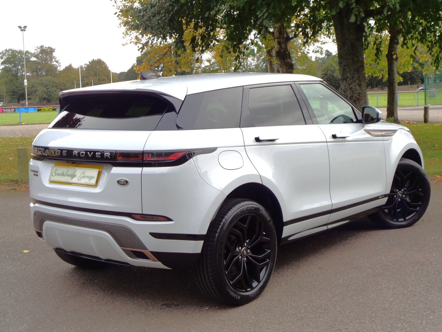 [ berth ]Land Rover Range Rover Evoque