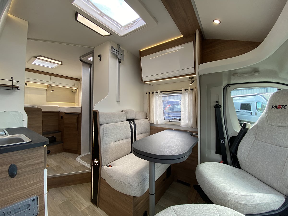 [3 berth ]Pilote Expression P650 GJ