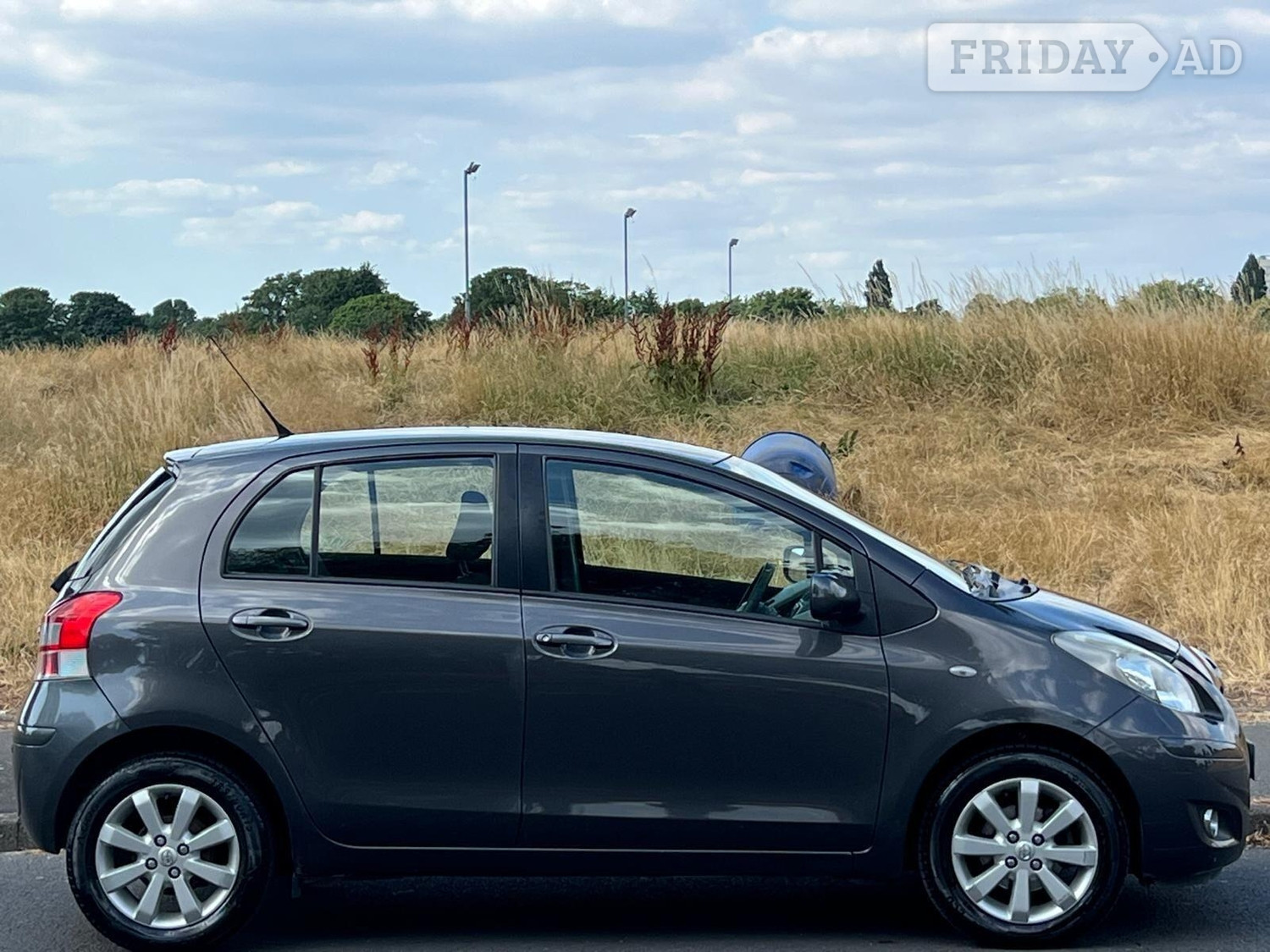 Toyota Yaris 2011 - Cars