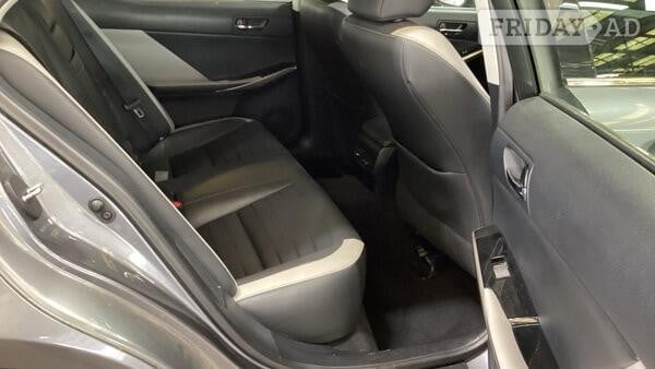 [ berth ]Lexus IS