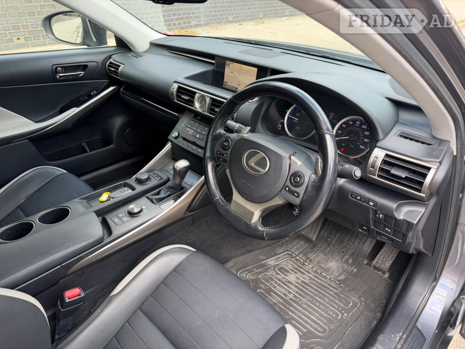 [ berth ]Lexus IS