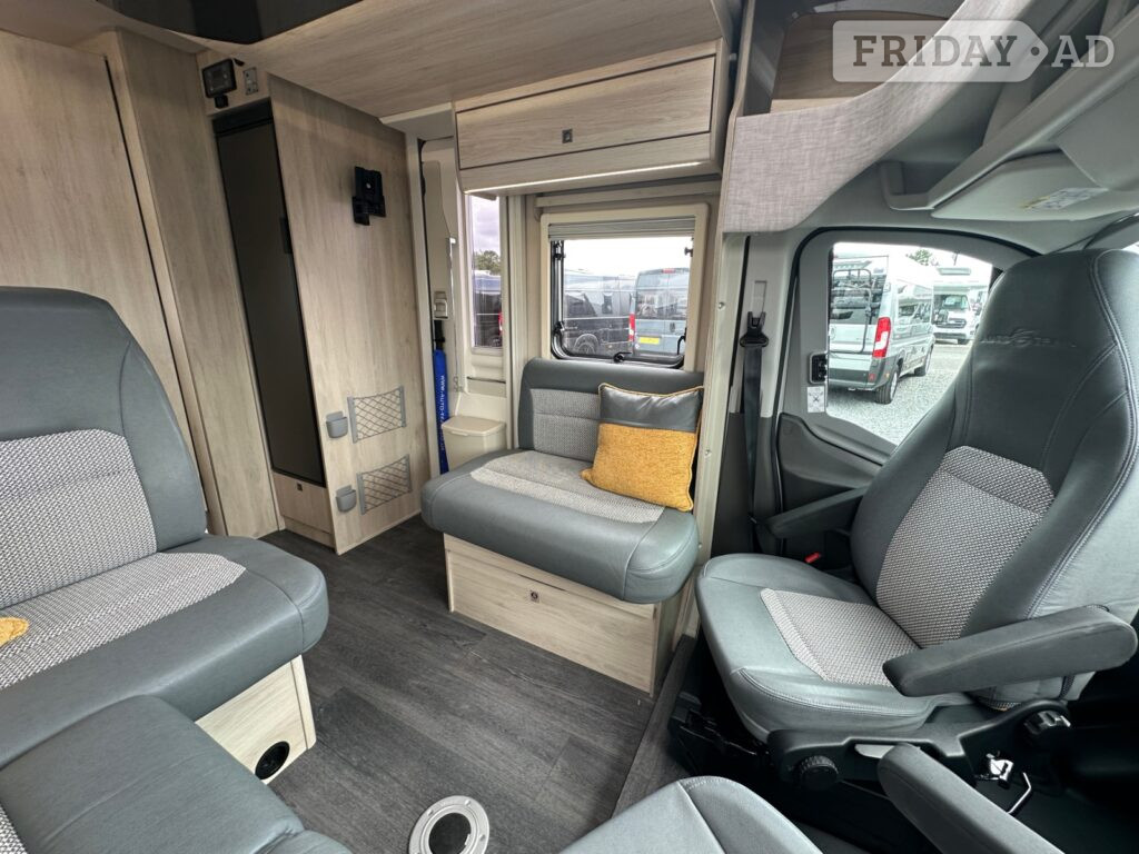 [4 berth ]Auto-Trail F-Line F74