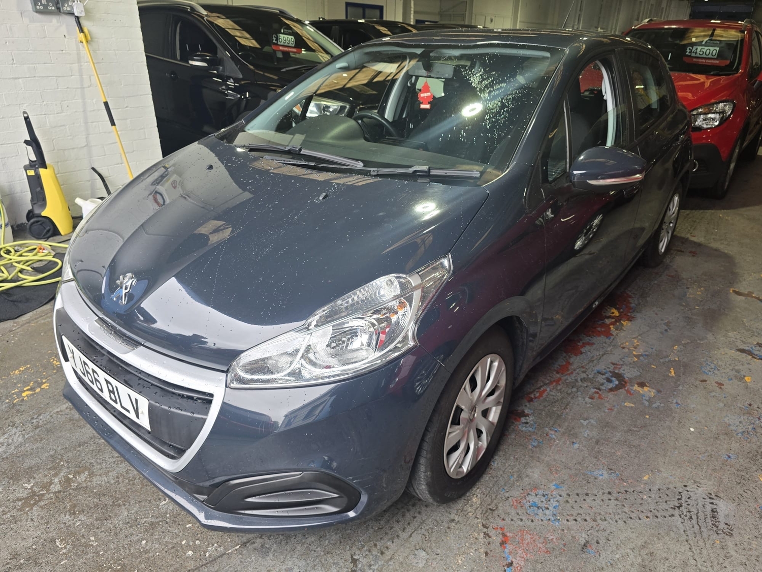 [ berth ]Peugeot 208
