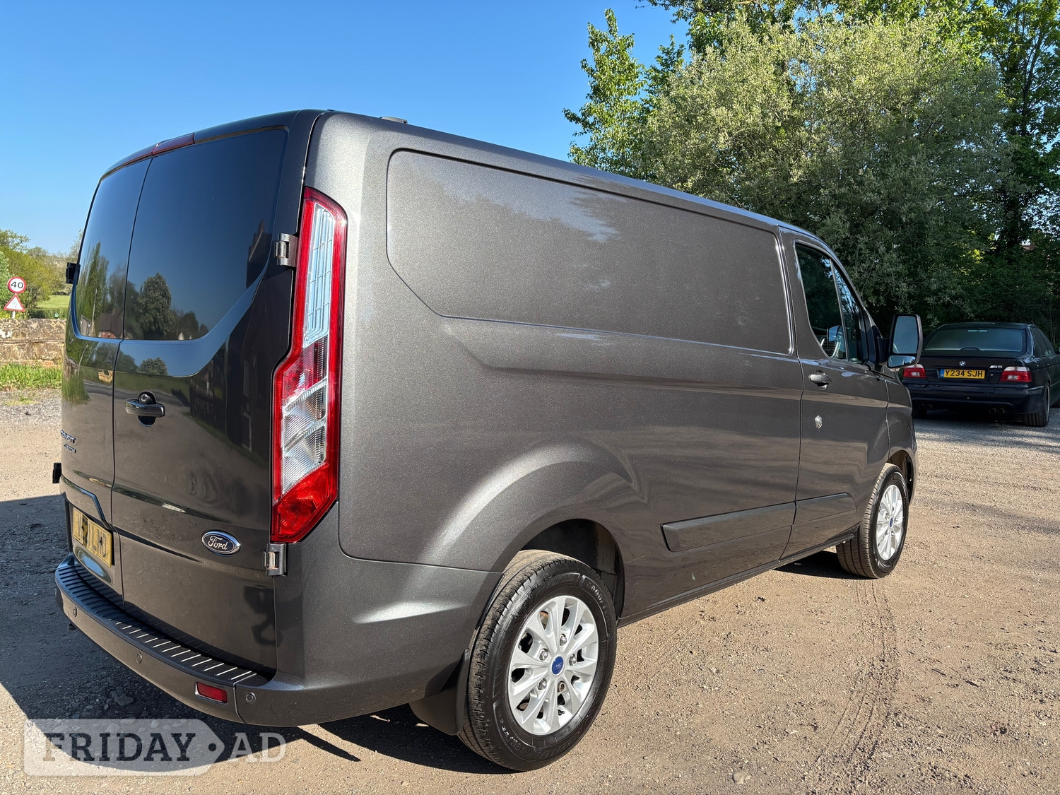 [ berth ]Ford Transit Custom