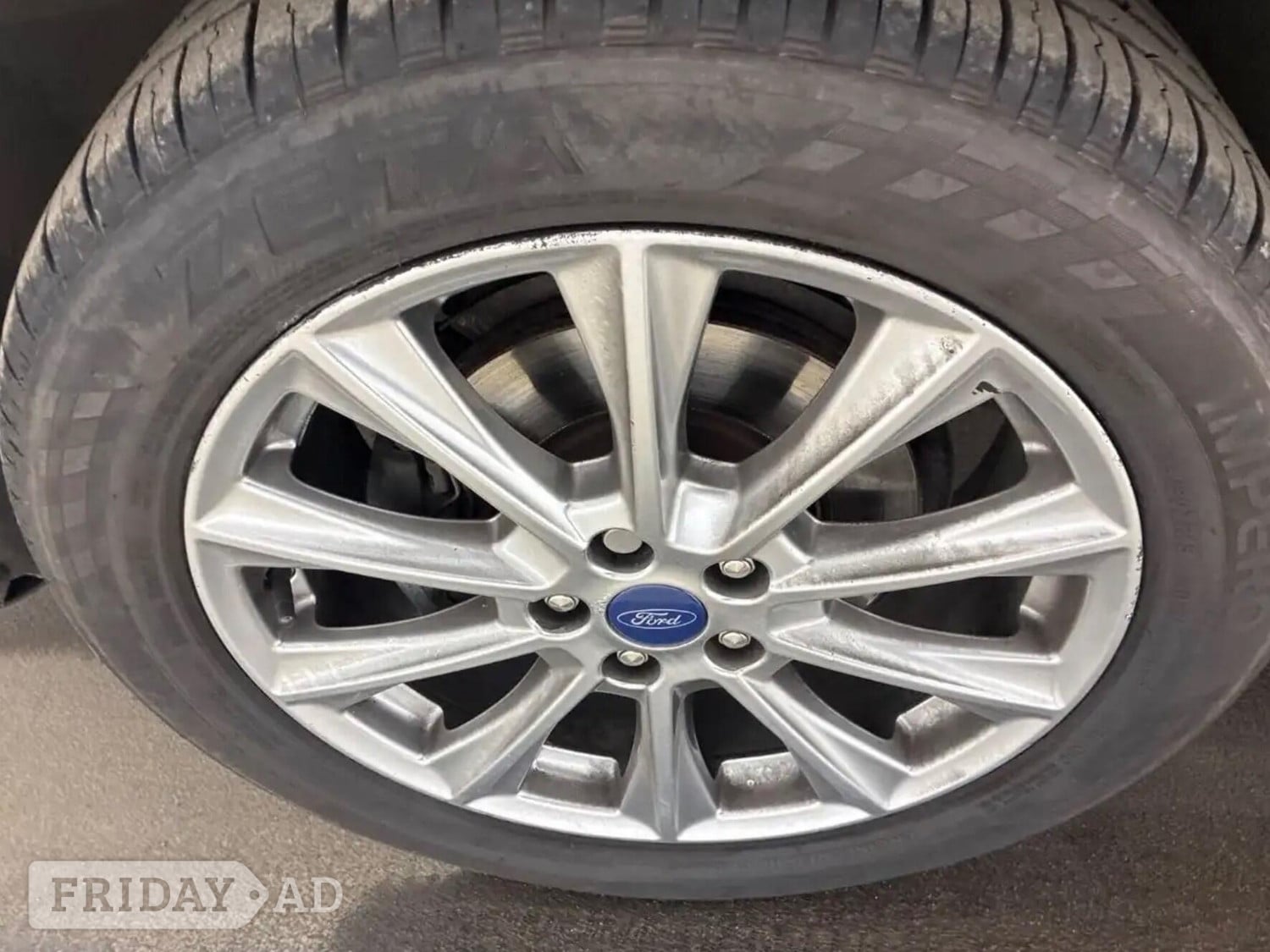 [ berth ]Ford Kuga