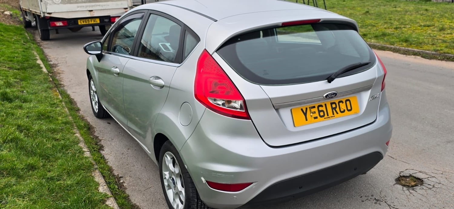 Ford Fiesta 2011 - Cars
