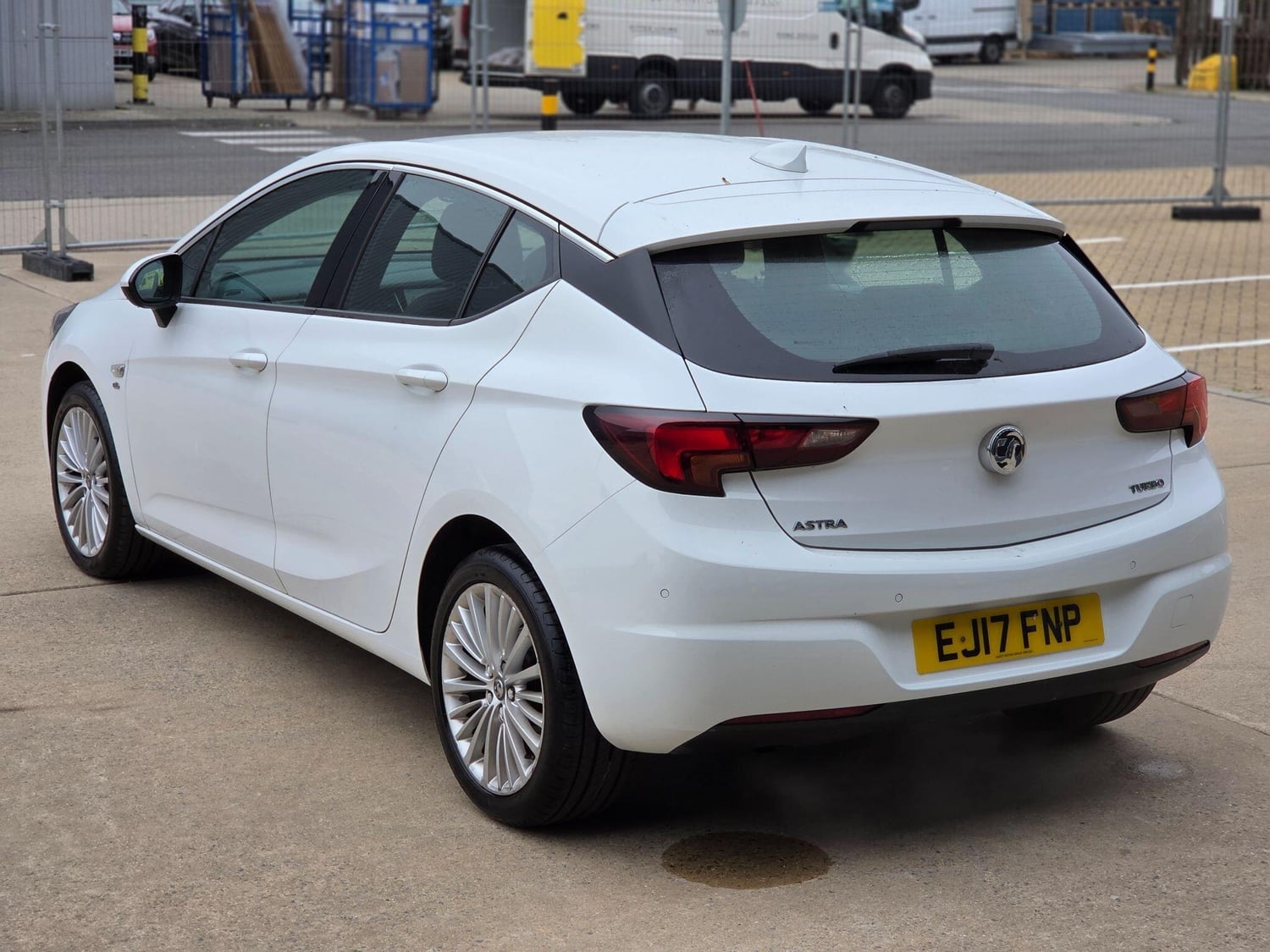[ berth ]Vauxhall Astra