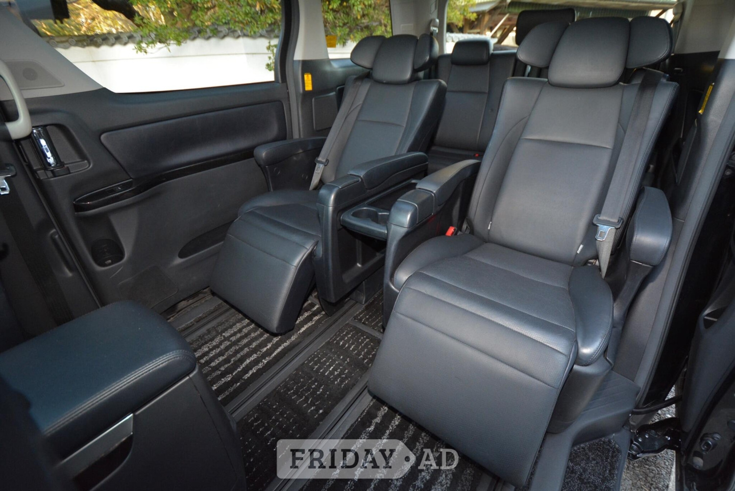 [ berth ]Toyota Vellfire