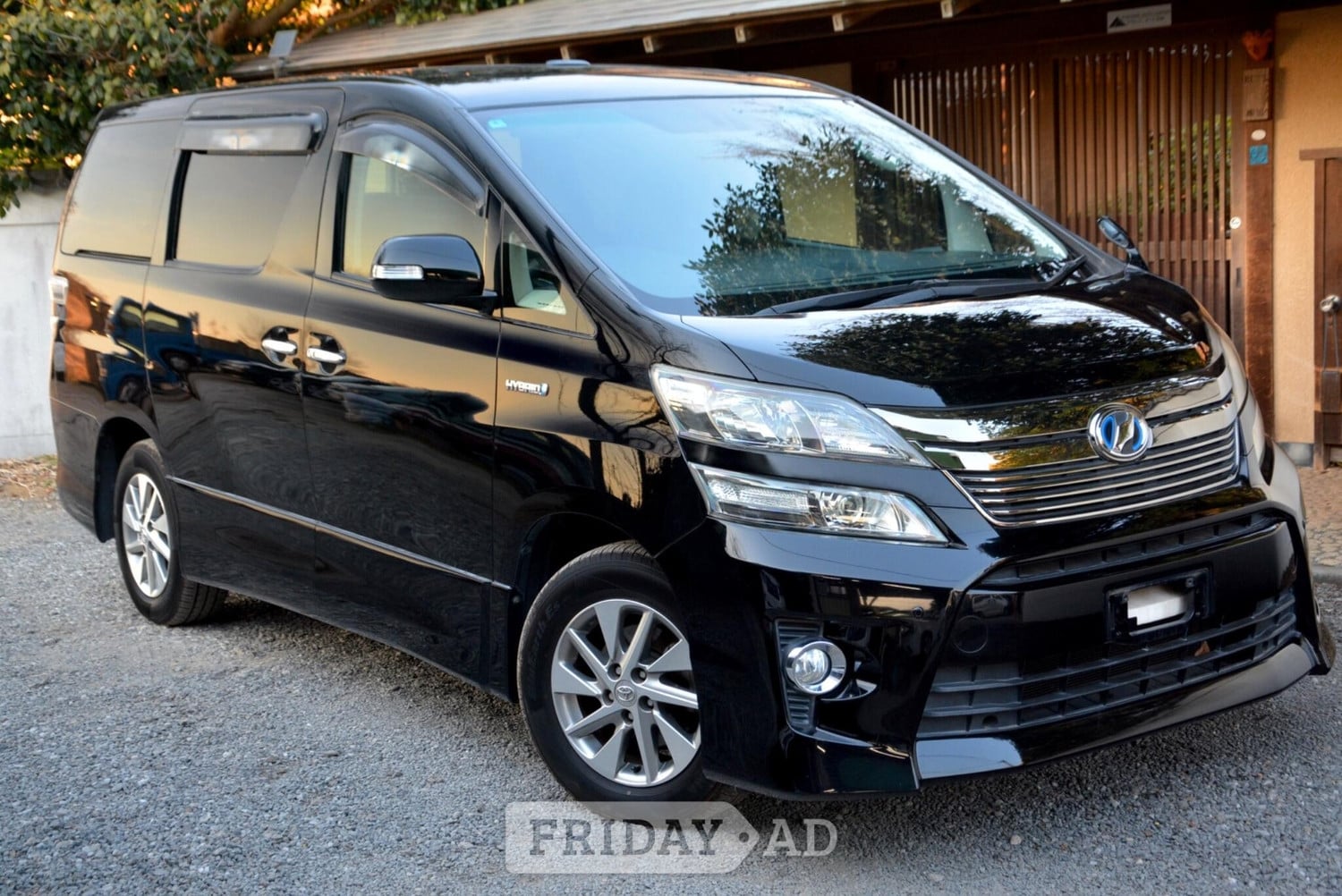 Toyota Vellfire 2012 in Chingford