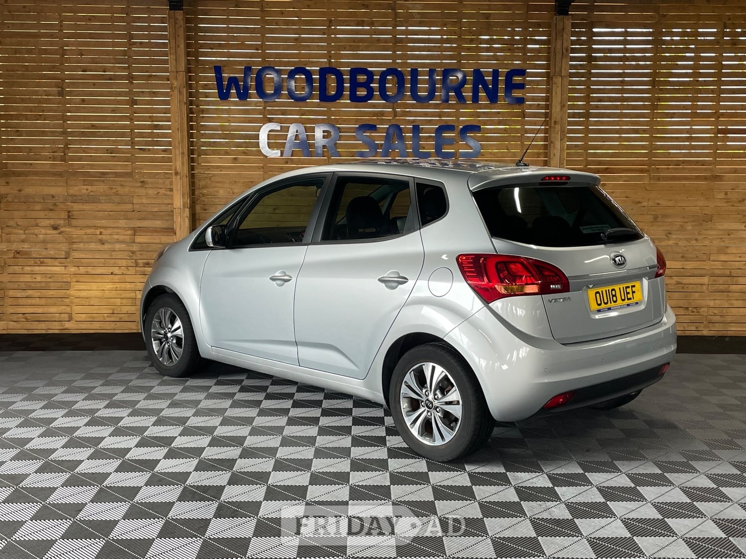 [ berth ]Kia Venga