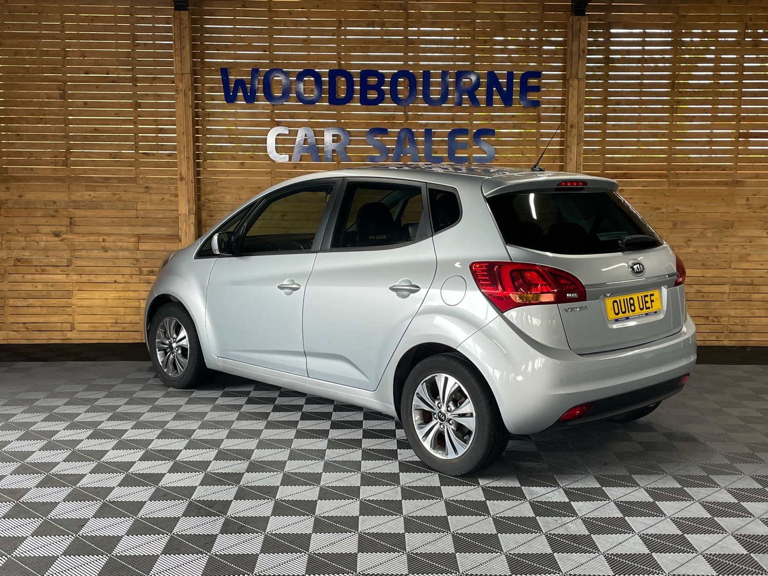 [ berth ]Kia Venga