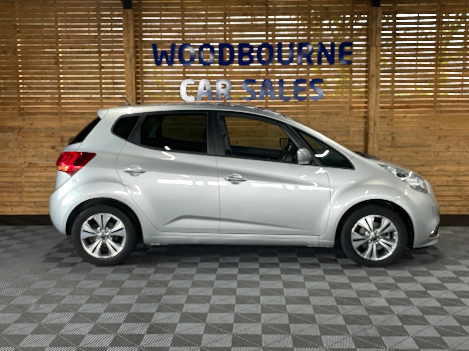 Kia Venga 2018 - Cars