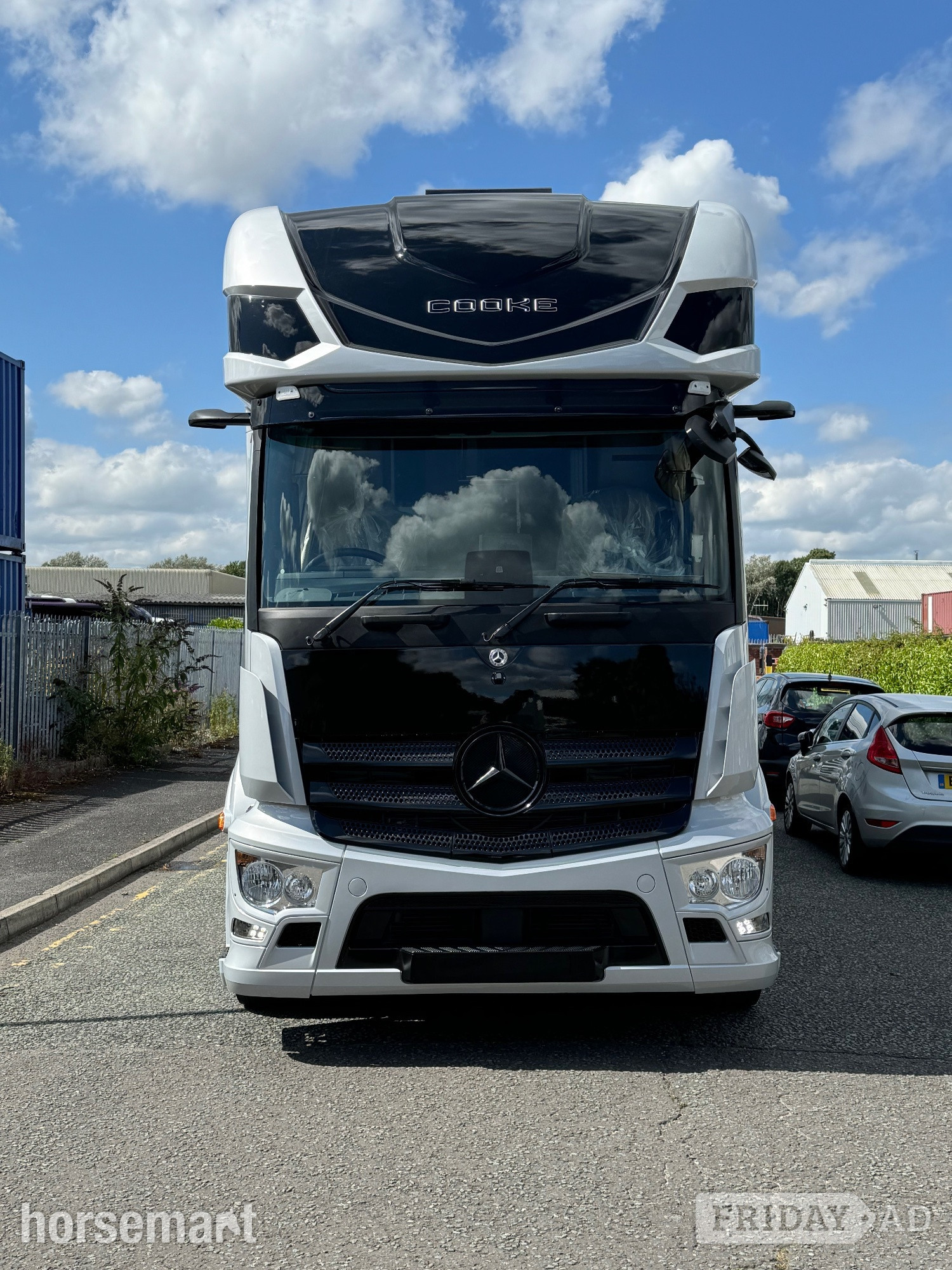 Cooke Platinum  Horsebox - Trailers & Horseboxes in Crewe