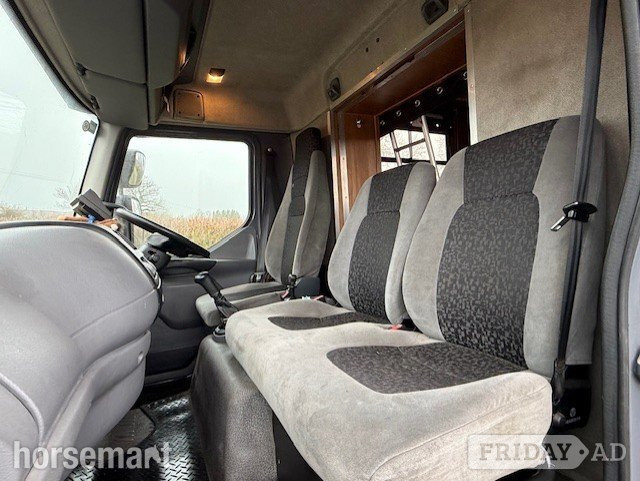 McPhie  DAF Horsebox - Trailers & Horseboxes