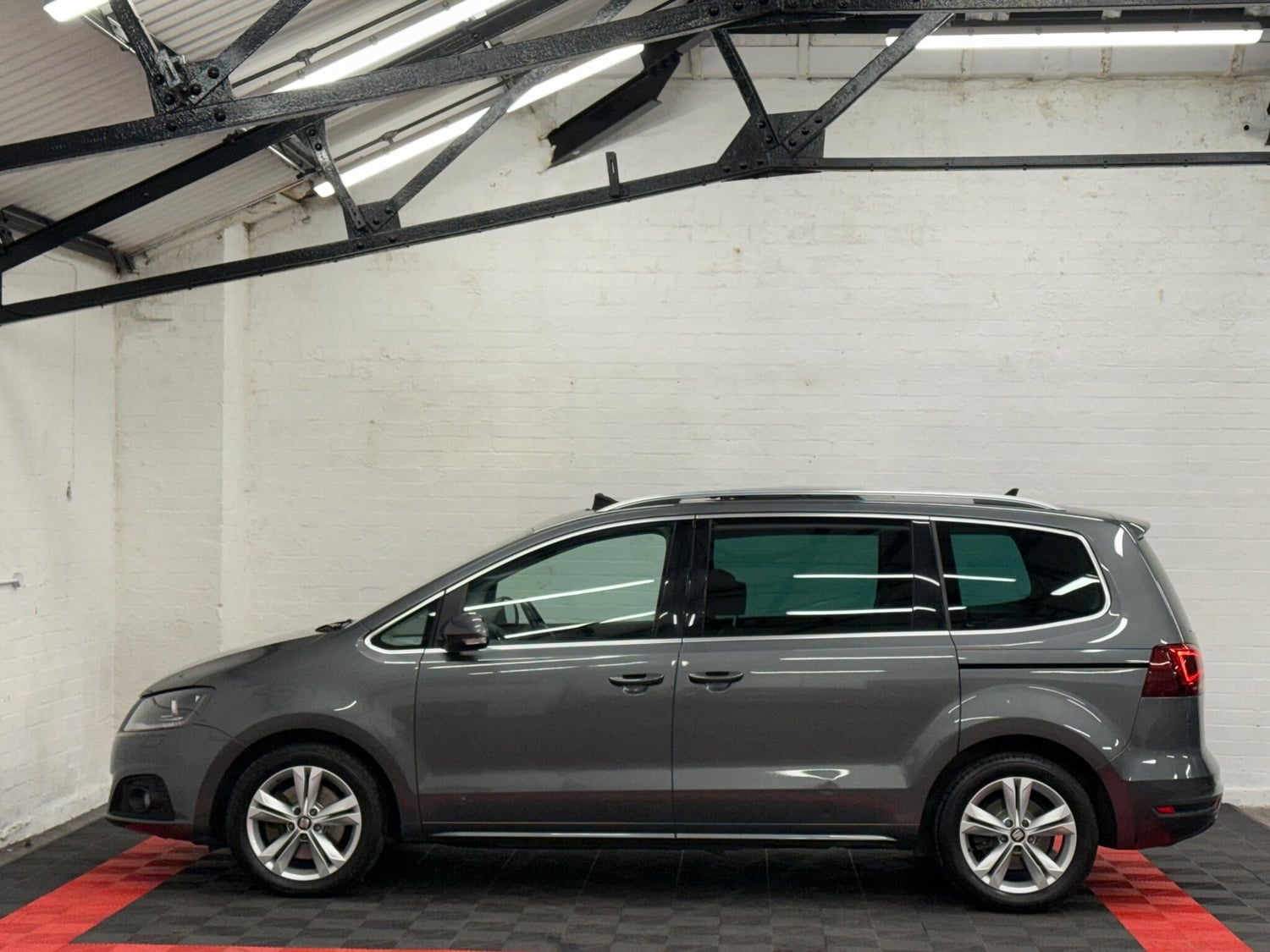 [ berth ]SEAT Alhambra
