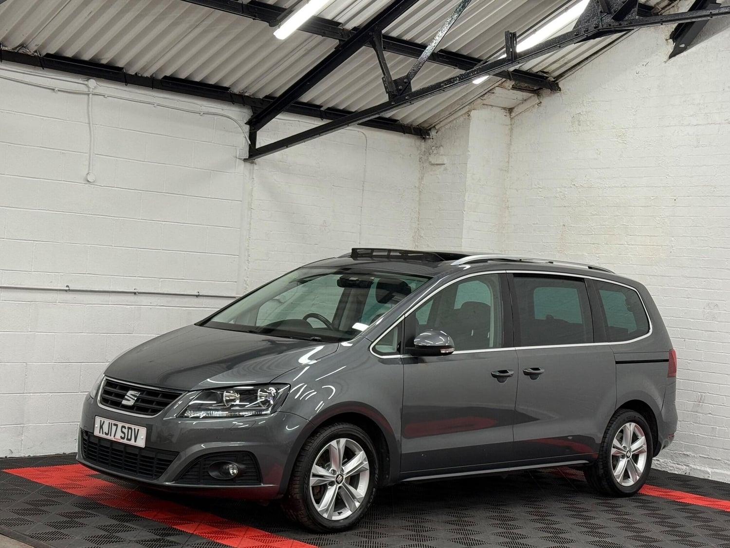 SEAT Alhambra 2017 - Cars