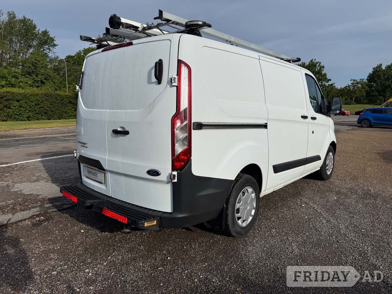 Ford Transit Custom 2017 - Vans & Commercial Vehicles in Chertsey