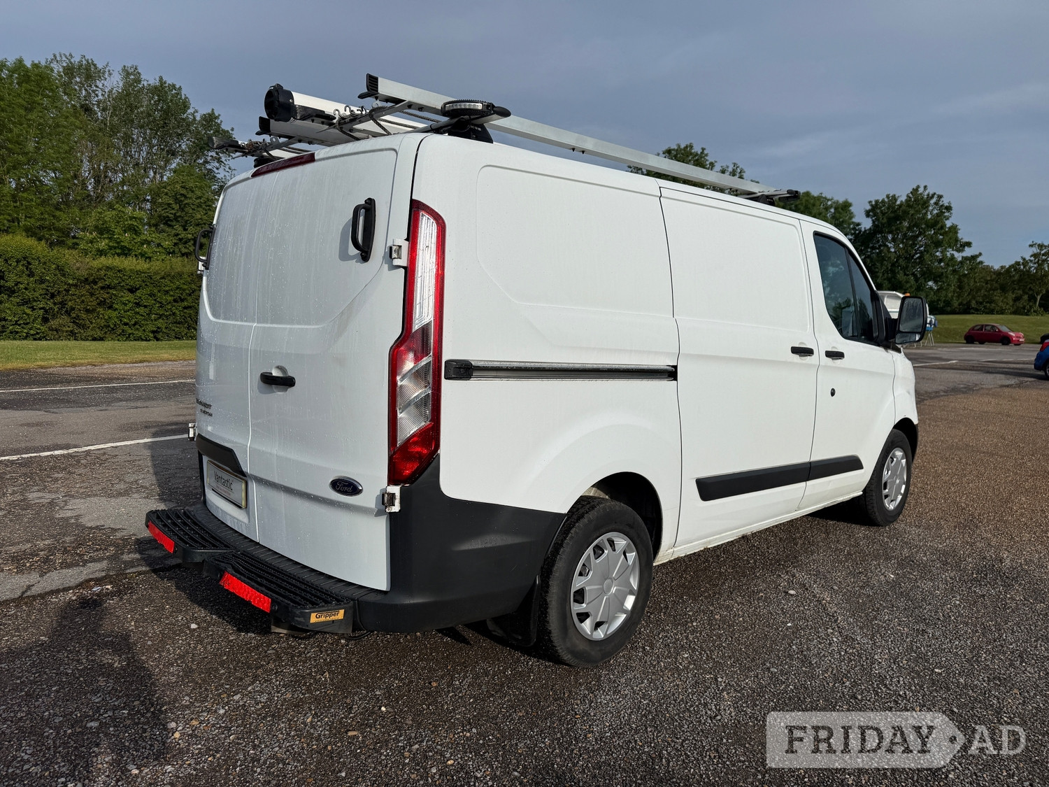 [ berth ]Ford Transit Custom