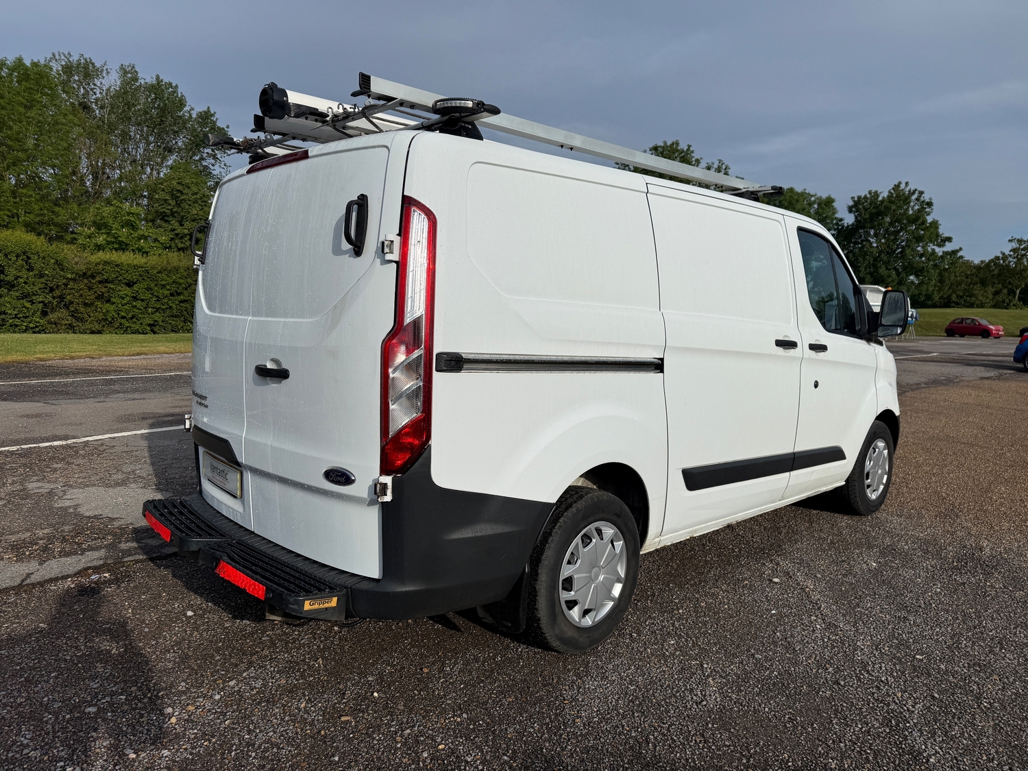 [ berth ]Ford Transit Custom