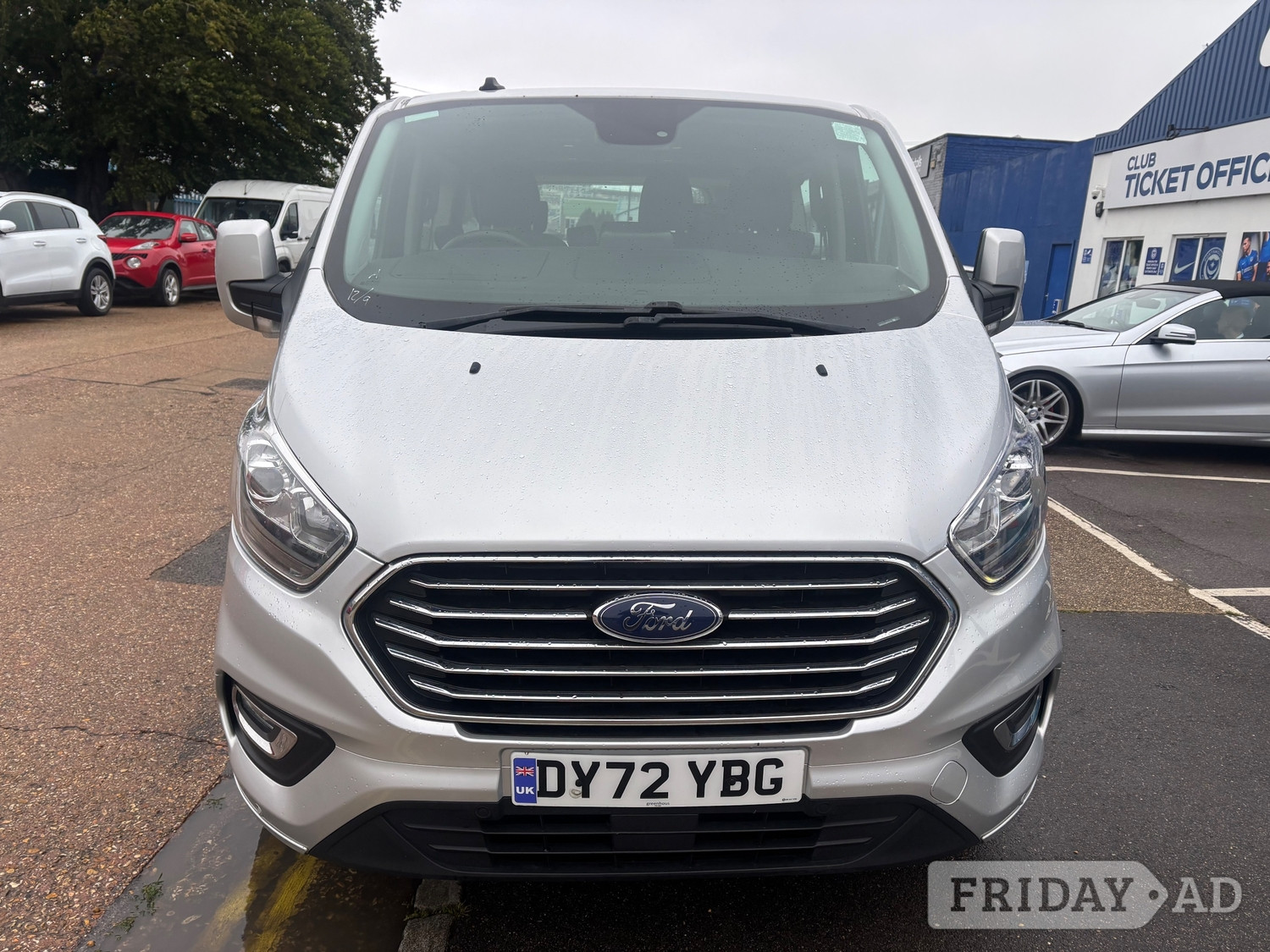 [ berth ]Ford Tourneo Custom