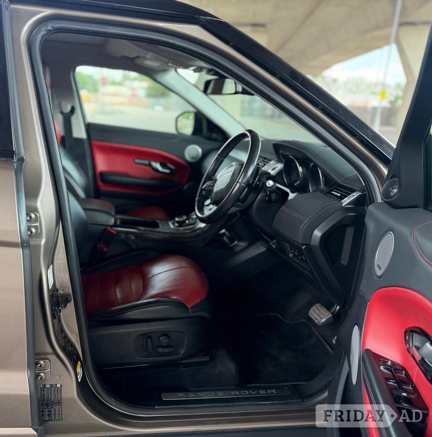 [ berth ]Land Rover Range Rover Evoque