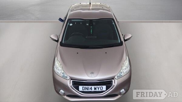 [ berth ]Peugeot 208