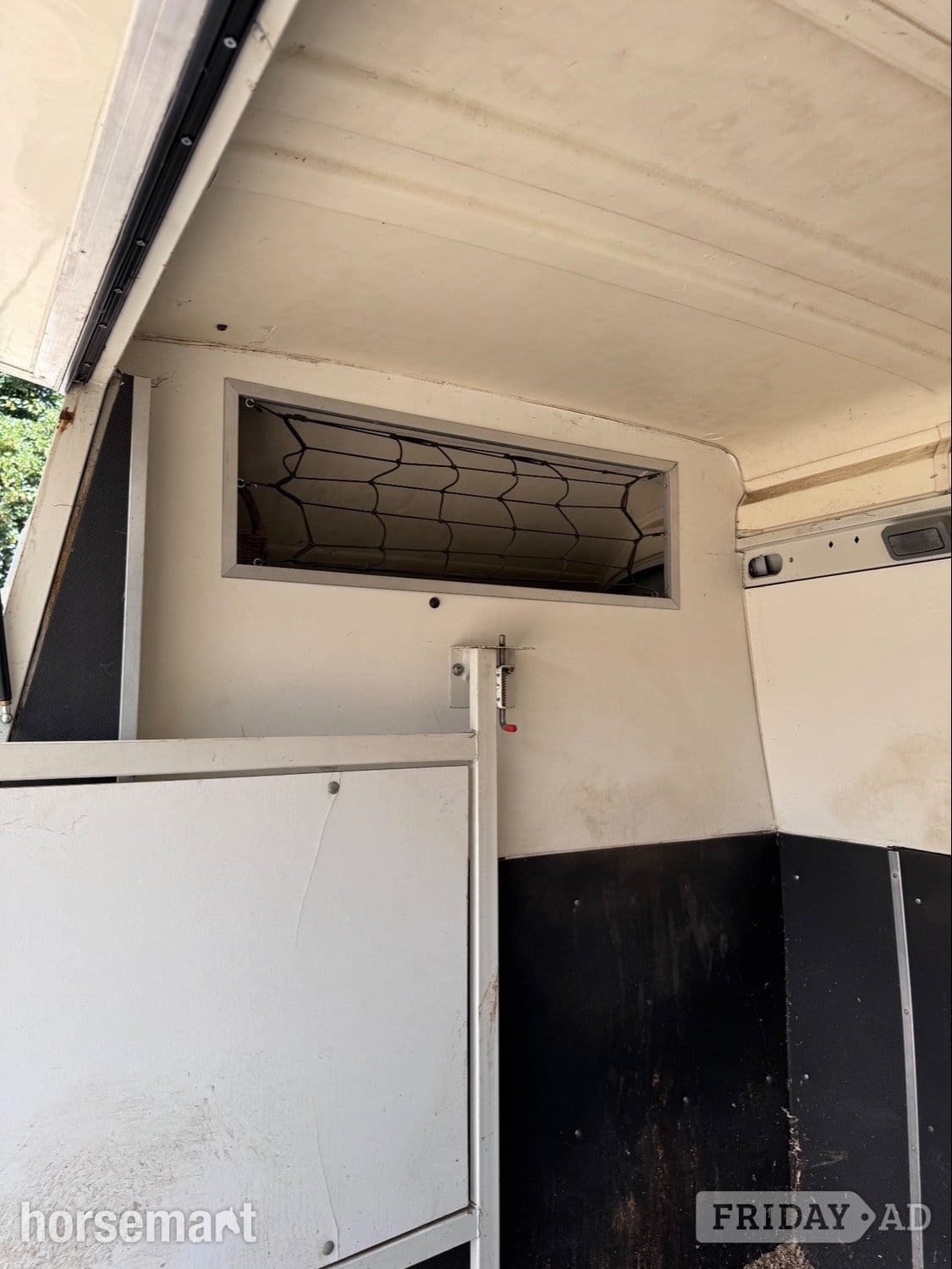 The horsebox Company   Renault Master Horsebox - Trailers & Horseboxes in Grantham