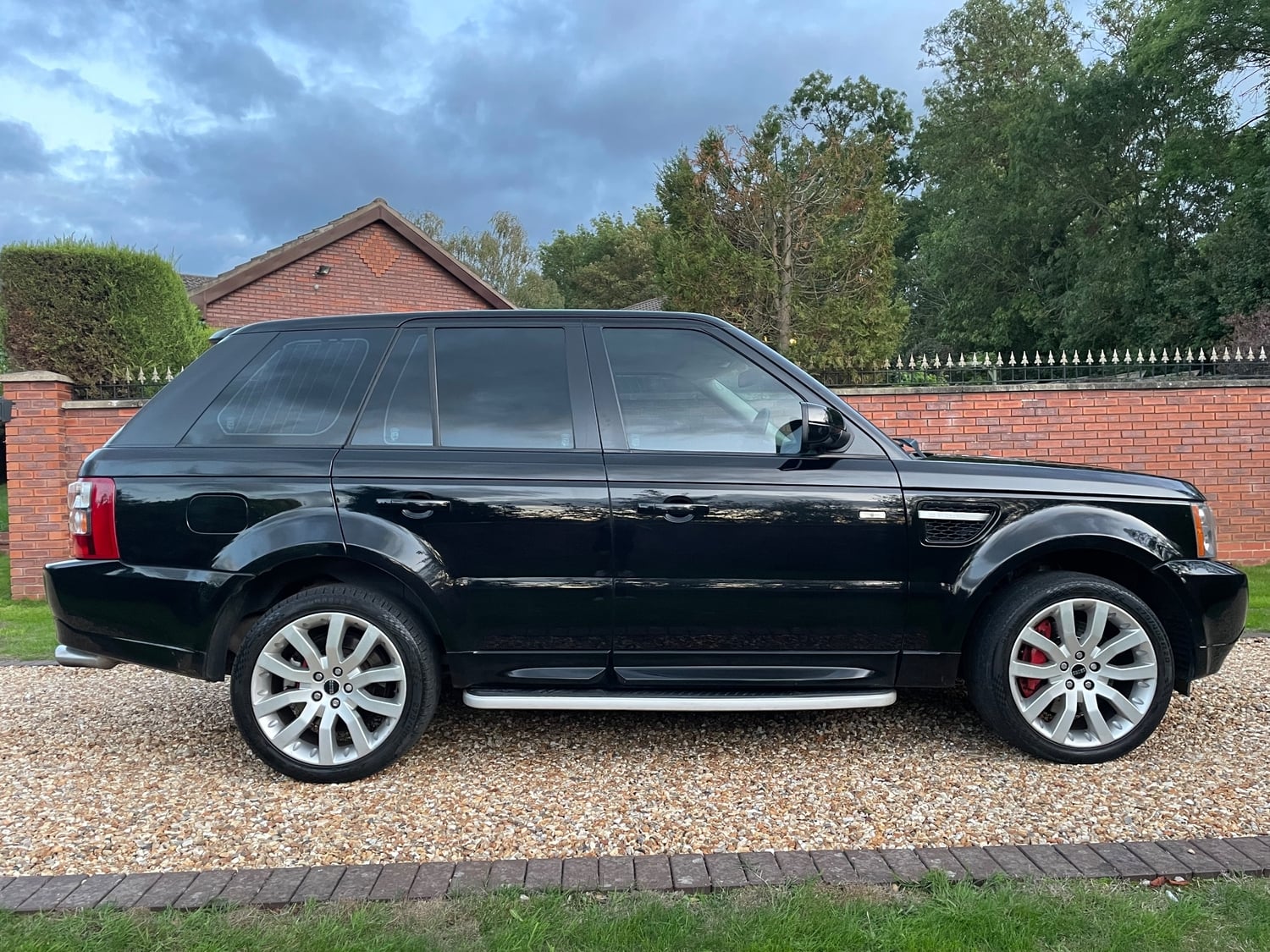 [ berth ]Land Rover Range Rover Sport