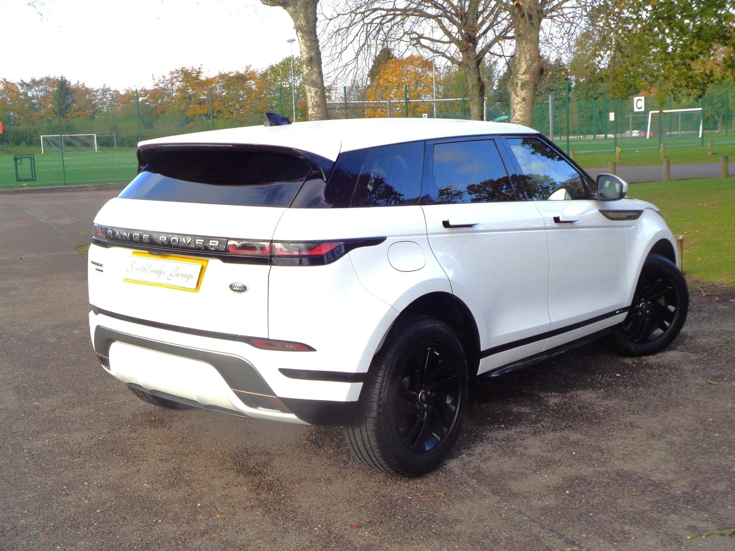 [ berth ]Land Rover Range Rover Evoque