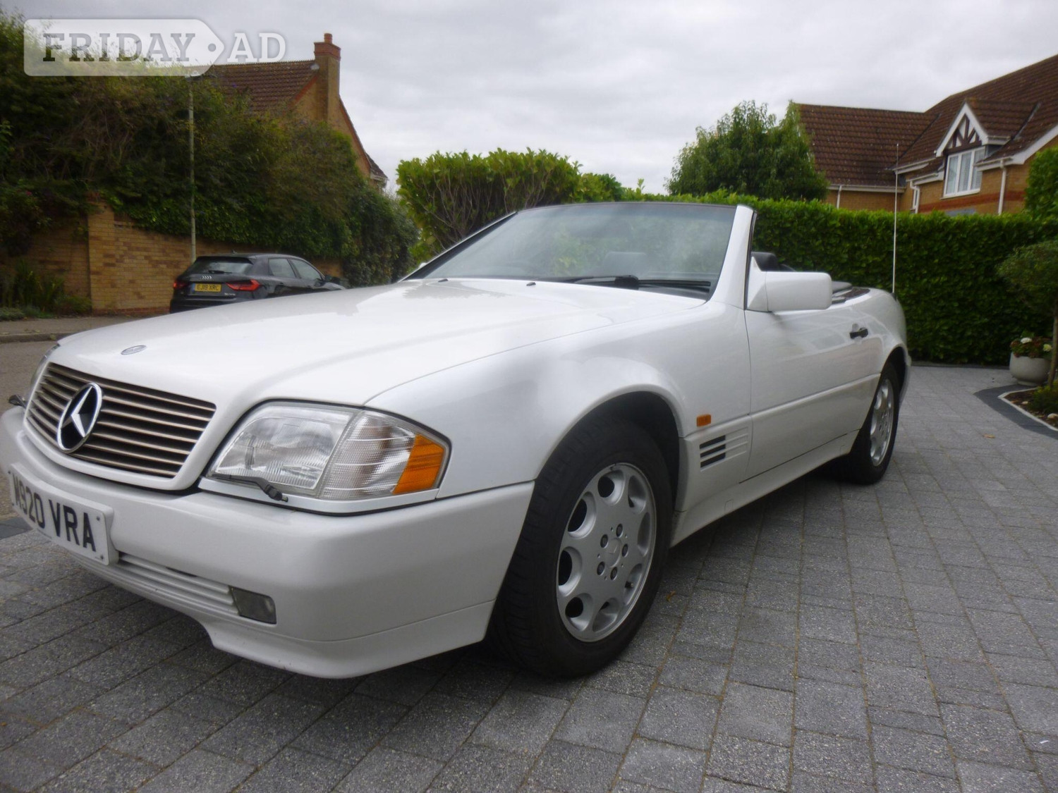 Mercedes-Benz SL 1994 - Cars in Waltham Forest