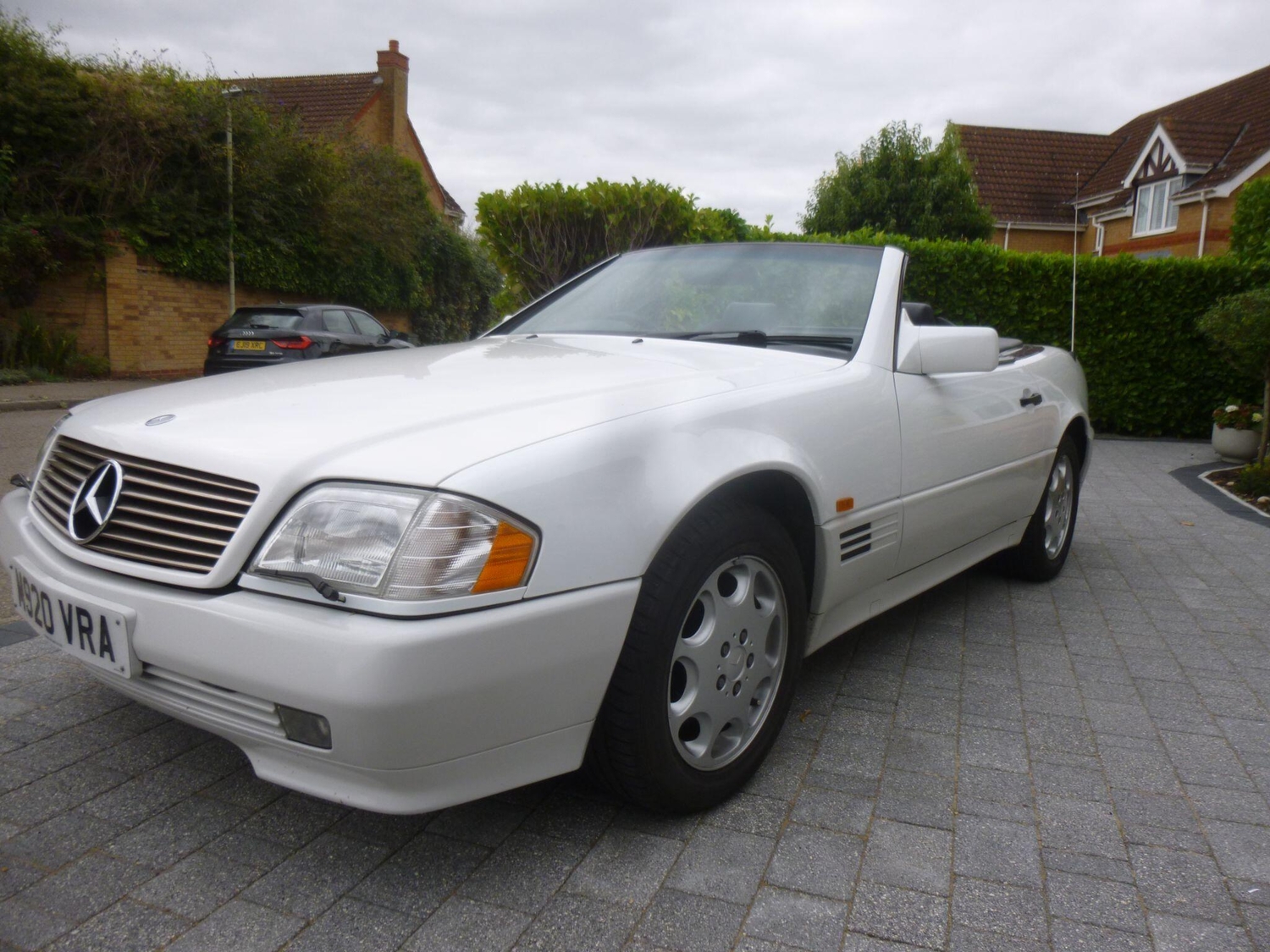 Mercedes-Benz SL 1994 - Cars in Waltham Forest