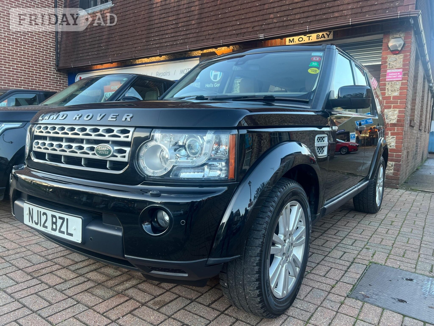 Land Rover Discovery 4 2012 in Rowland's Castle