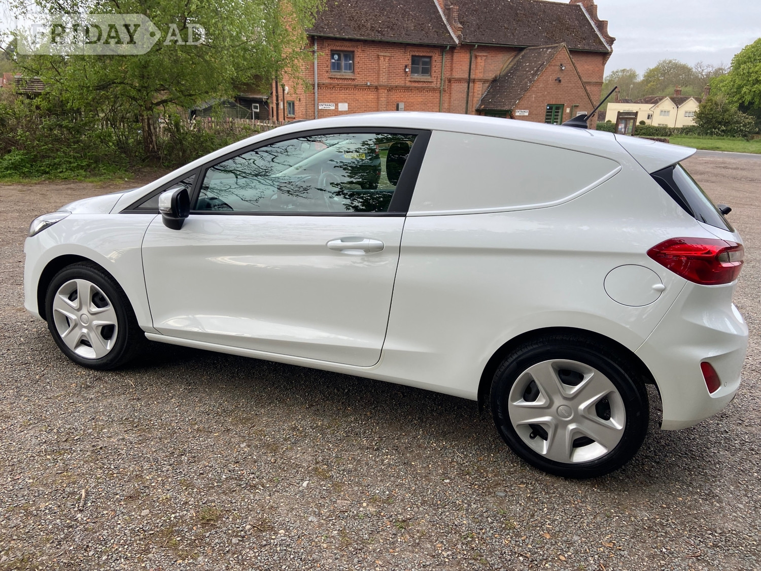 [ berth ]Ford Fiesta