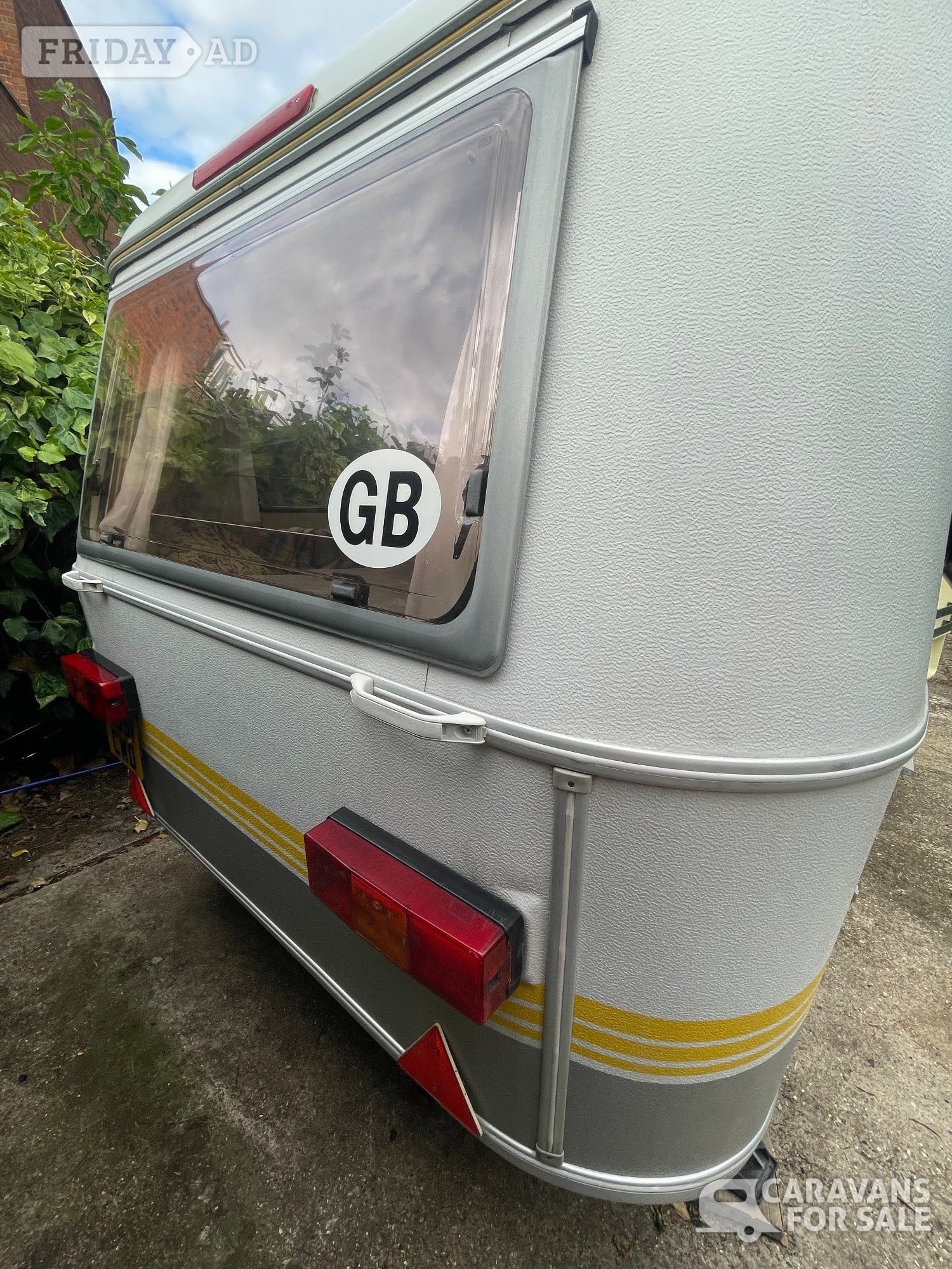 [ berth ]Eriba Touring Triton 430 GT