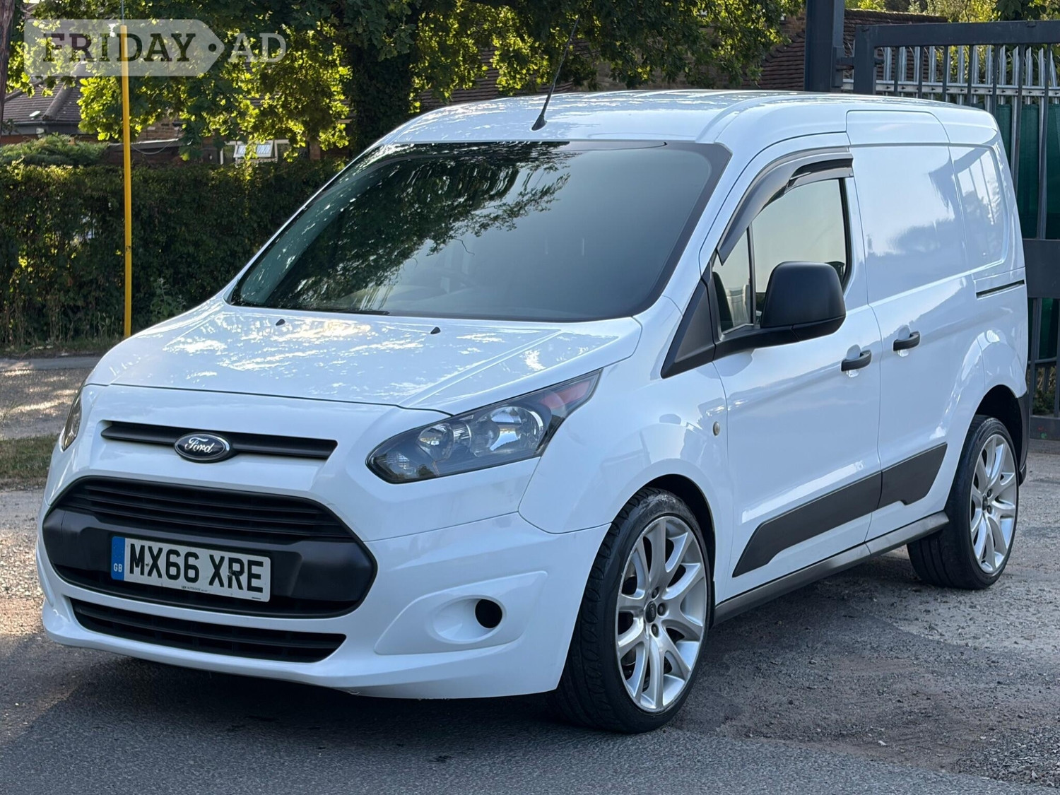 [ berth ]Ford Transit Connect