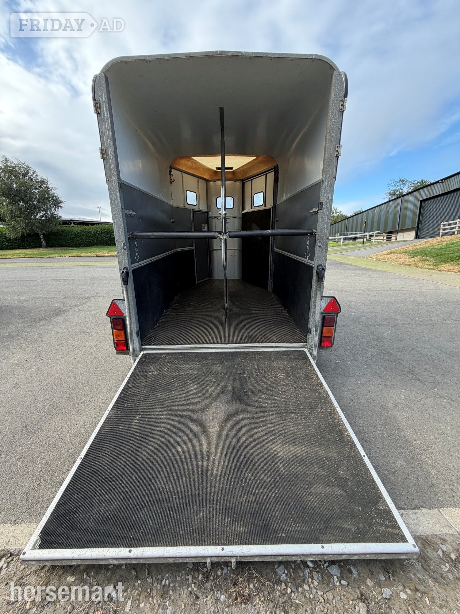 Ifor Williams HB510R  Horse Trailer - Trailers & Horseboxes