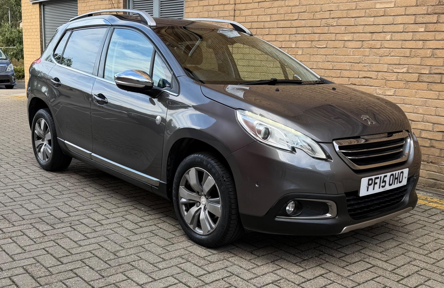 [ berth ]Peugeot 2008
