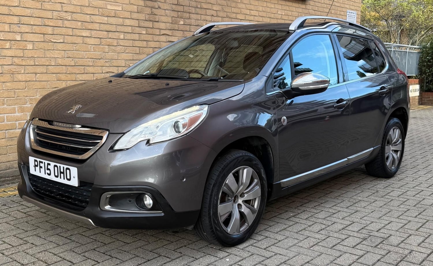 Peugeot 2008 2015 - Cars in Willesden