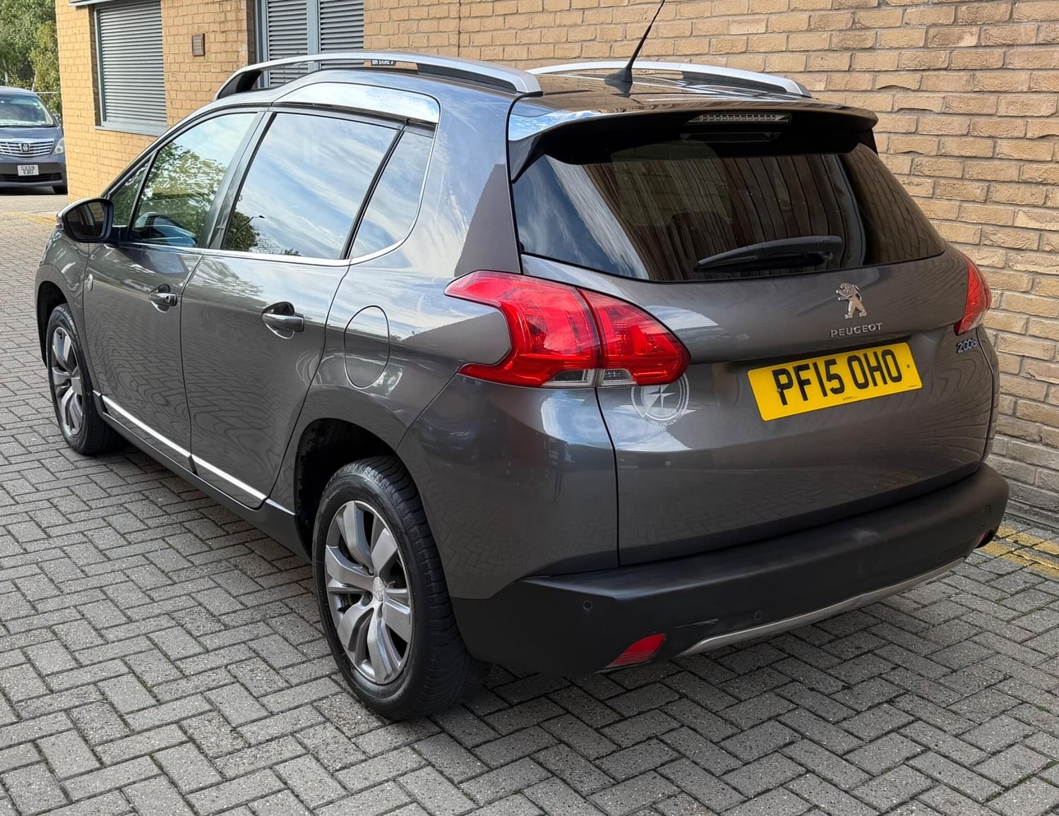 Peugeot 2008 2015 - Cars