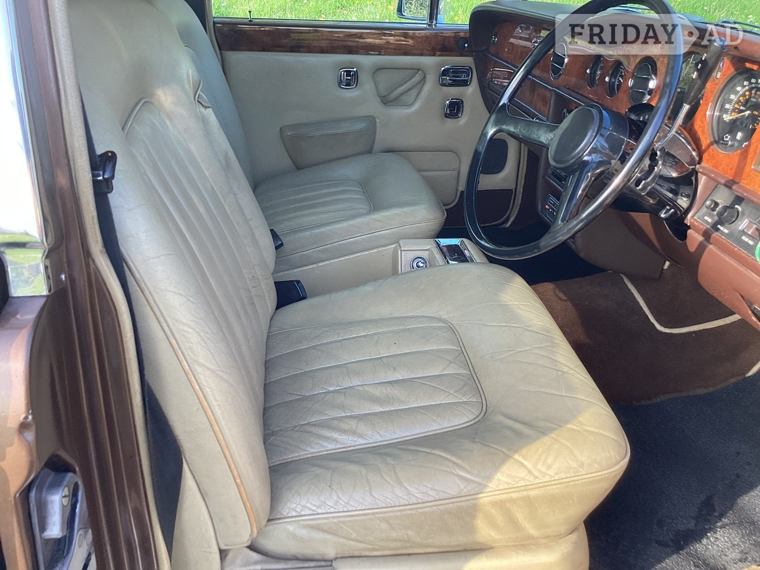 [ berth ]Rolls-Royce Silver Wraith