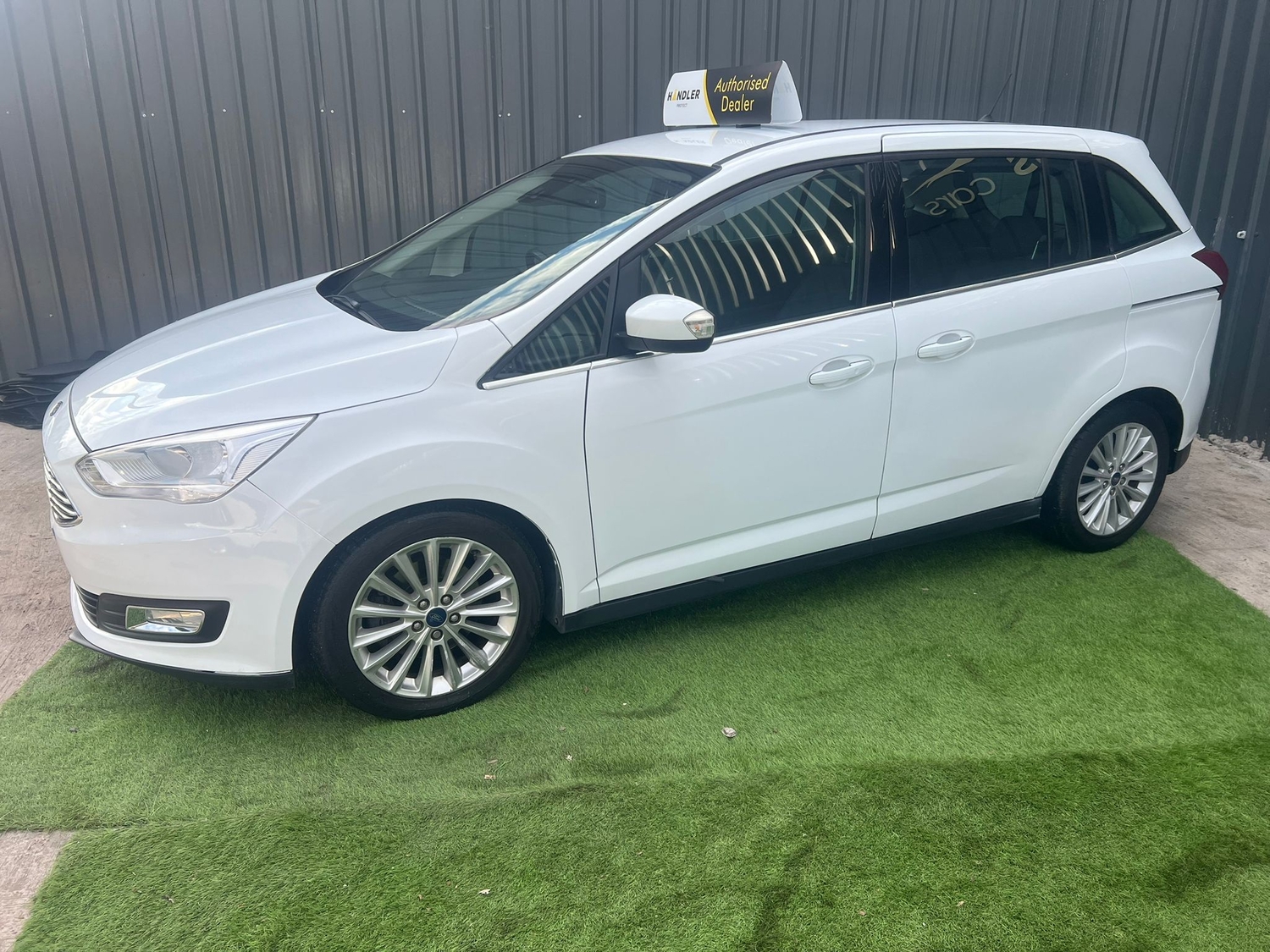 [ berth ]Ford Grand C-MAX