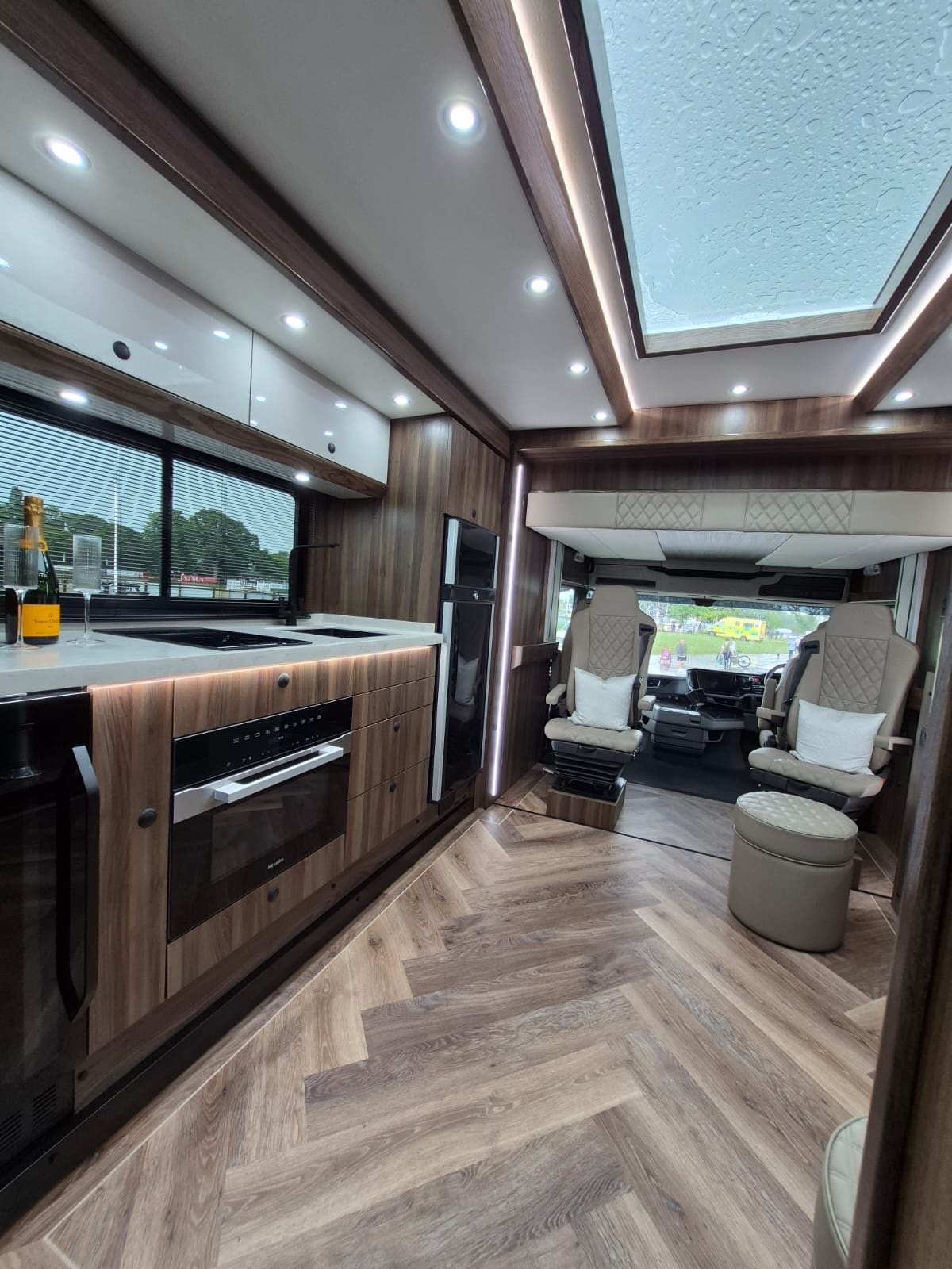 Cooke Cooke Platinum - June 27 Delivery -  Scania Horsebox - Trailers & Horseboxes in Crewe