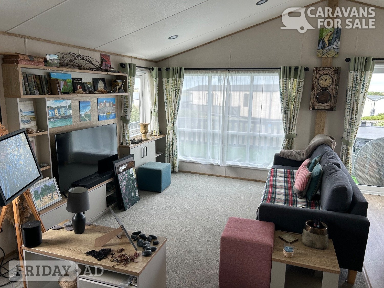 Beautiful 2 bedroom lodge with hot tub  - Holiday Homes