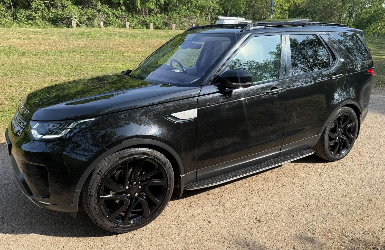 Land Rover Discovery 2017 - Cars in Waltham Abbey