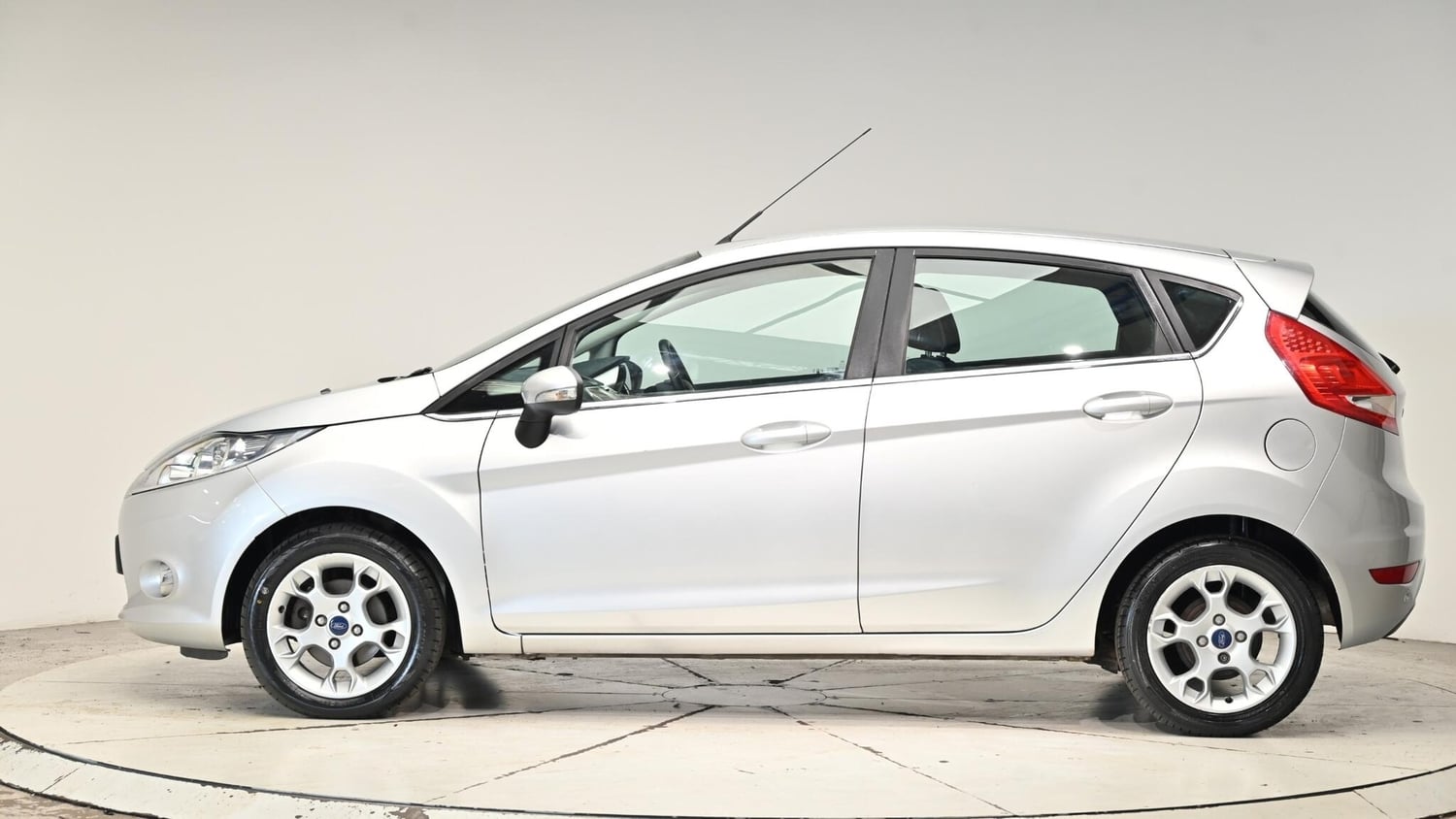 [ berth ]Ford Fiesta